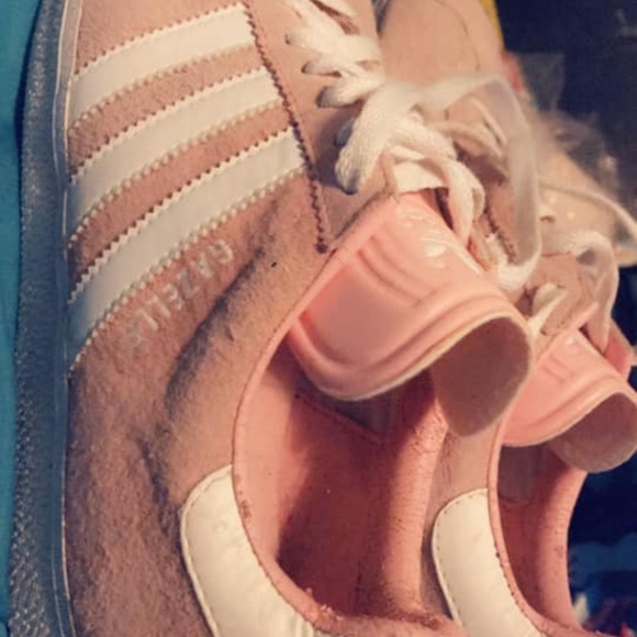 Women's pink Gazelle ADIDAS, sz 8 - Picture 3 of 5